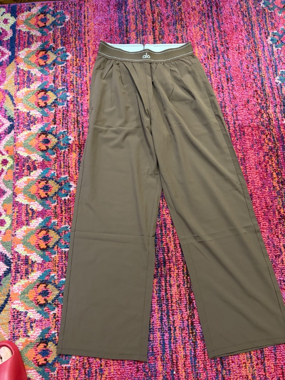 Alo pants - size M
